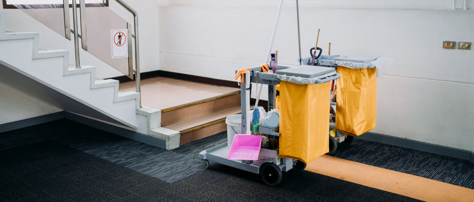 <span class="t-color4 h2">Nobody Cleans</span><br>Better Than Us